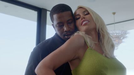 Rubia MILF Disfruta BBC Grande